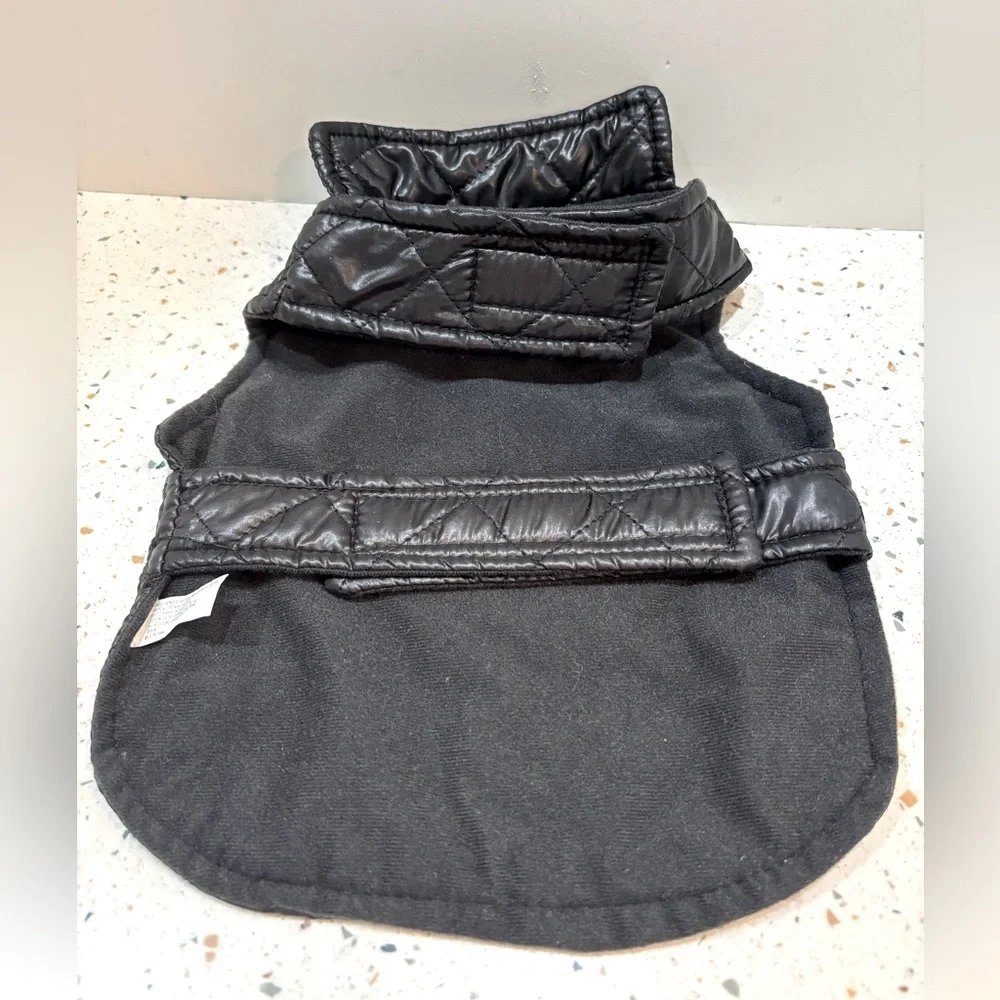 Quilted Black Dog Jacket Size Small‎